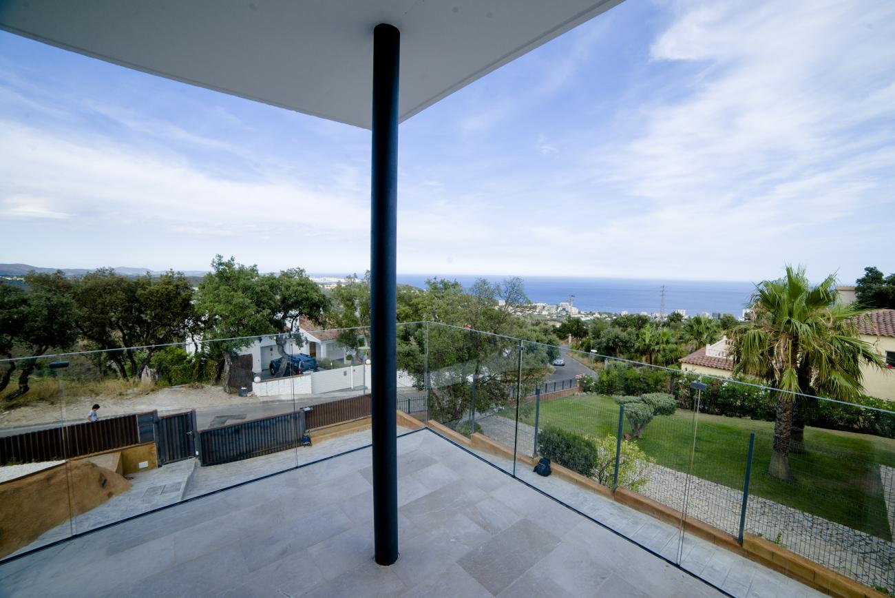 front and side porch outlook - Costa Brava Overlook - Ballard & Mensua Architecture