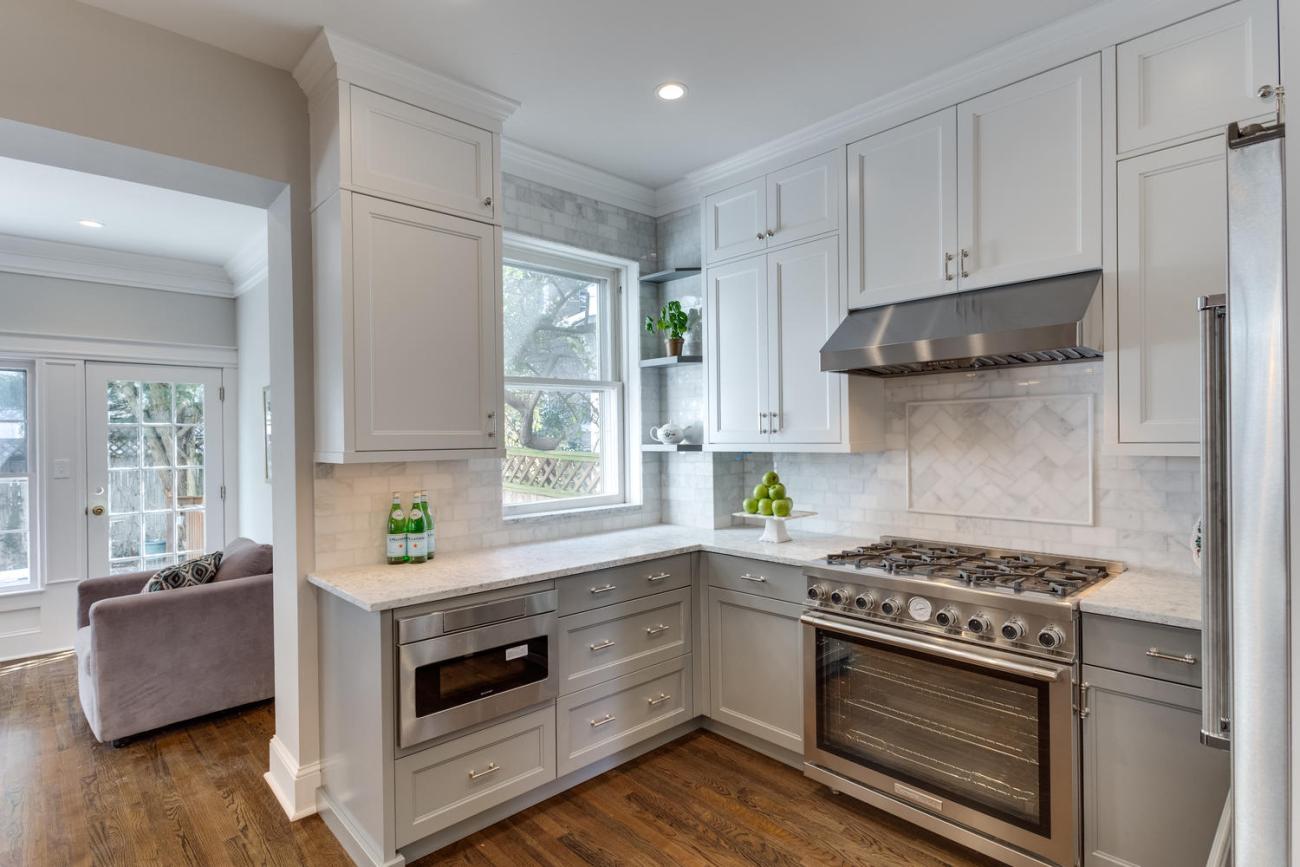kitchen range and cabinets - historic charm in NW DC - Ballard & Mensua Architecture