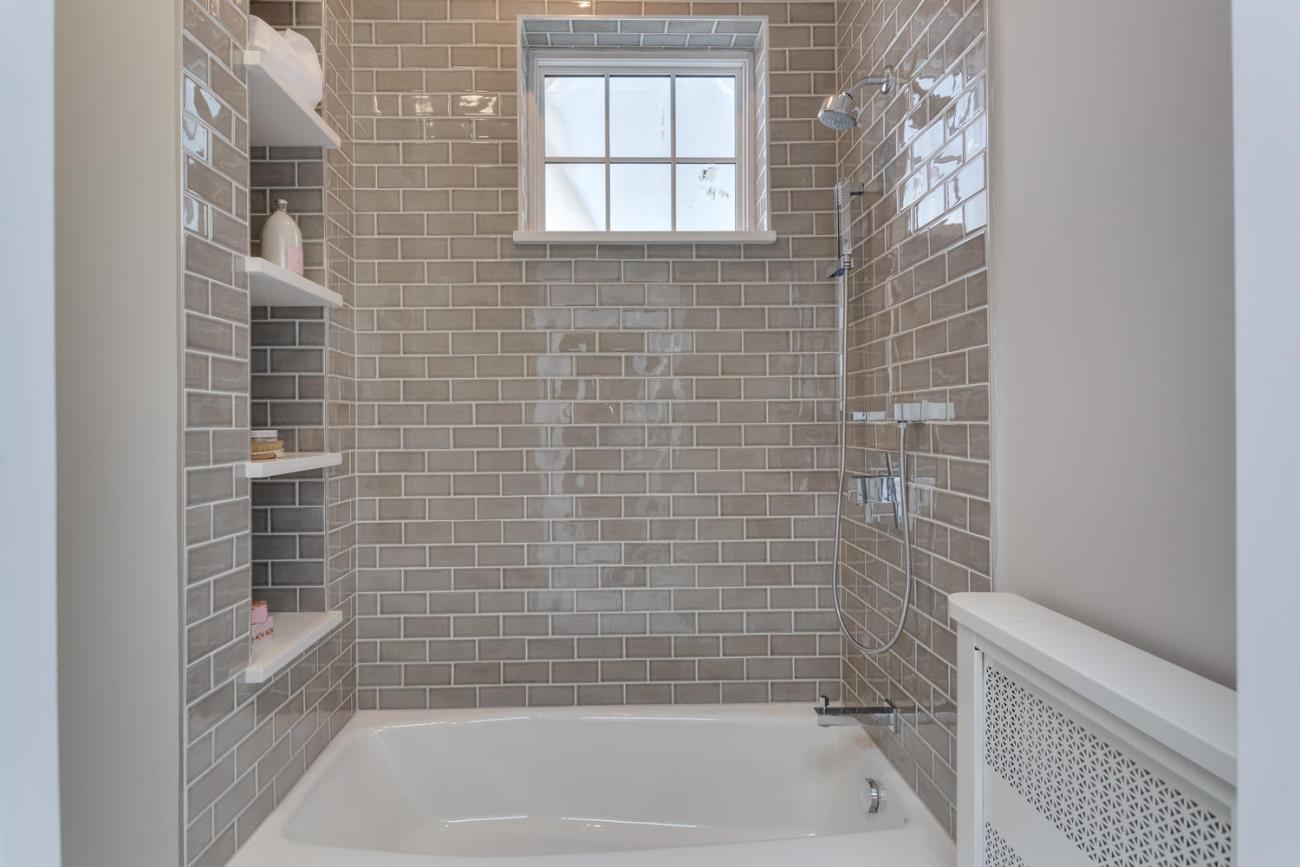 bathroom with built in niche - historic charm in NW DC - Ballard & Mensua Architecture