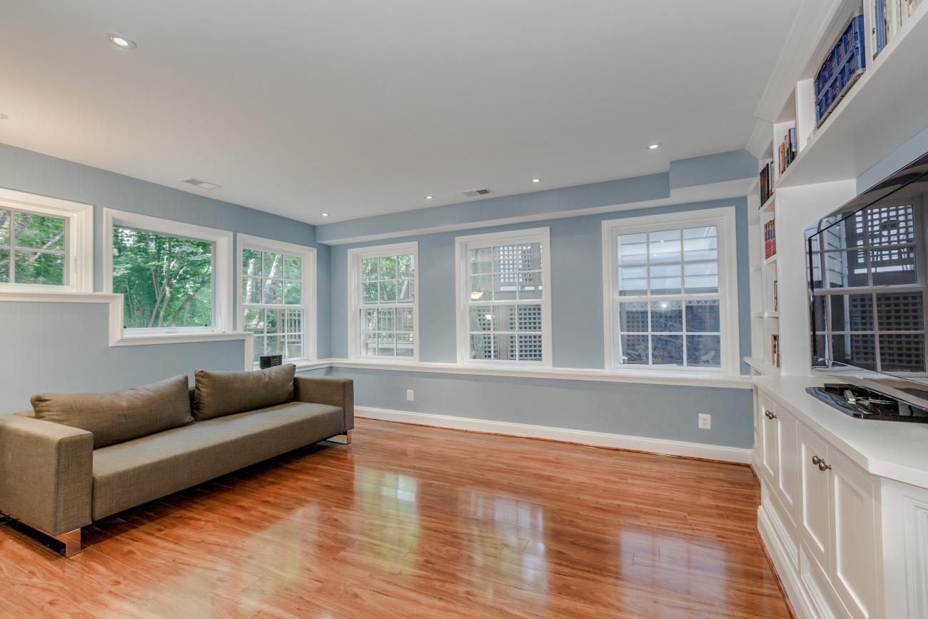 Basement bedroom facing the side yard - The Shire of Spring Valley - Ballard & Mensua