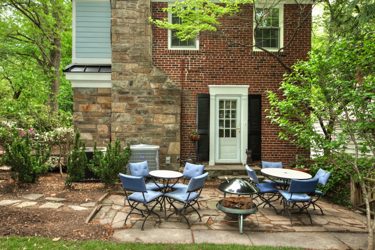 backyard patio with modern firepit - The Shire of Spring Valley - Ballard & Mensua